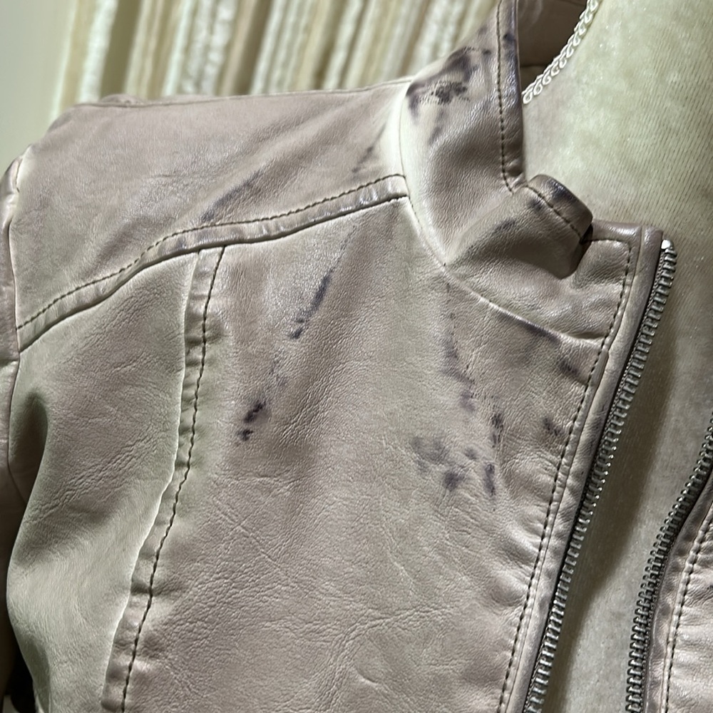 GRUNGE/Distressed Faux Leather - Picture 2 of 16